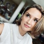 Rachael Leigh Cook Instagram – shameless new haircut selfie that no one requested 🎶