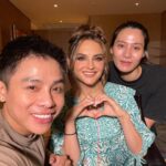 Rachael Leigh Cook Instagram - What amazing days I will never ever forget. This is a very back-patting-to-myself seeming post which feels bad, but the road was long and I’m really proud of what we made- and also to hit the Netflix Global #1 spot. Holy wow. Thank you x1M to everyone who made the ride beautiful and possible. #atouristsguidetolove @netflixfilm @netflixgolden @netflixvn ❤️❤️❤️