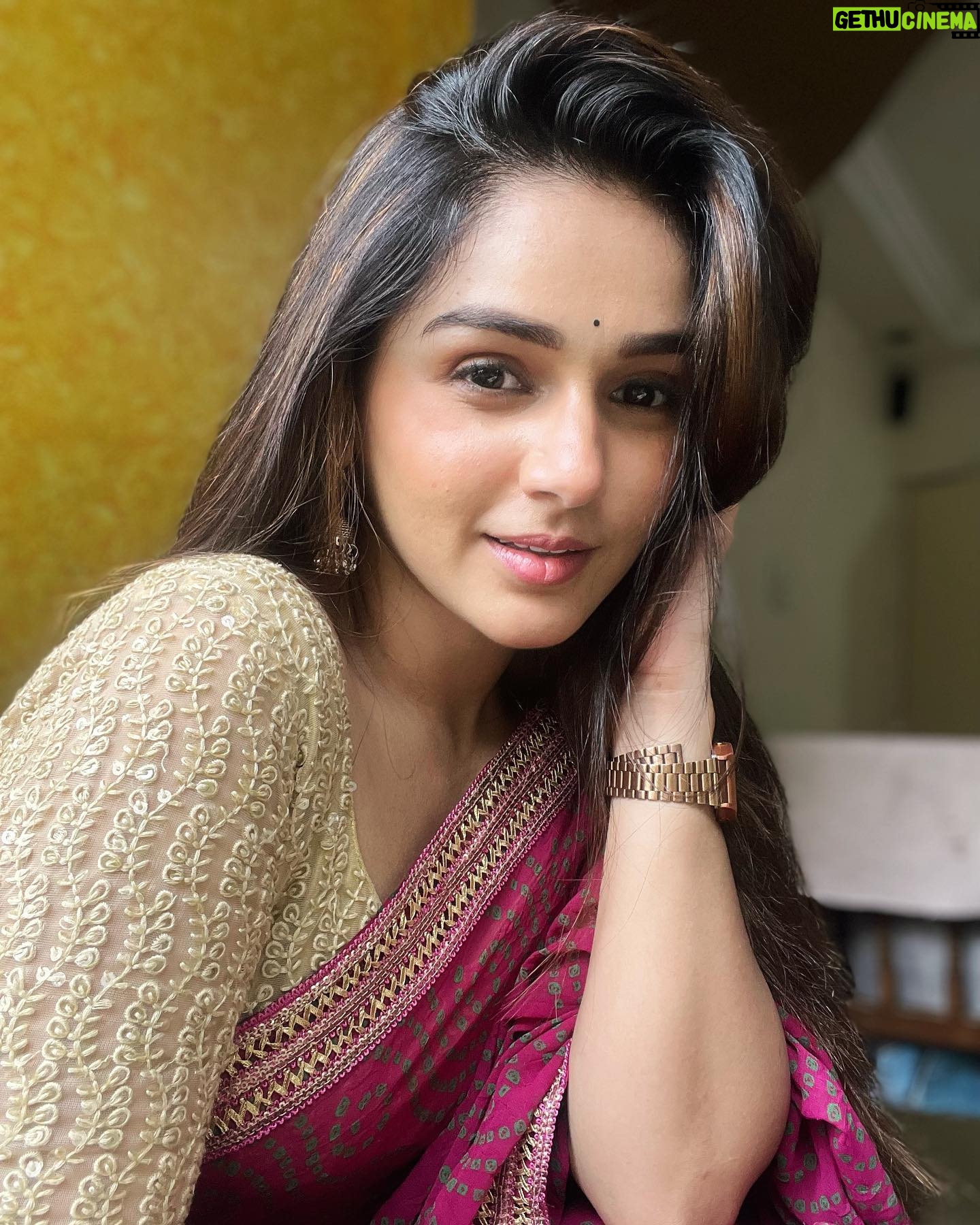 Rachana Mistry - 4.6K Likes - Saadgi 🍁
.
.
.
#BLESSED🙏🏻🧿