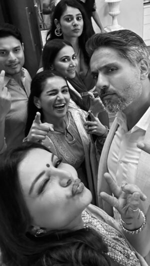 Rachana Mistry Instagram - Everyone appears normal until you learn more about them.
.
#swag #attitude #trendingreels #reelsvideo #fun #enjoy #style #❤️ #family #bond #naumrakiseemaho .