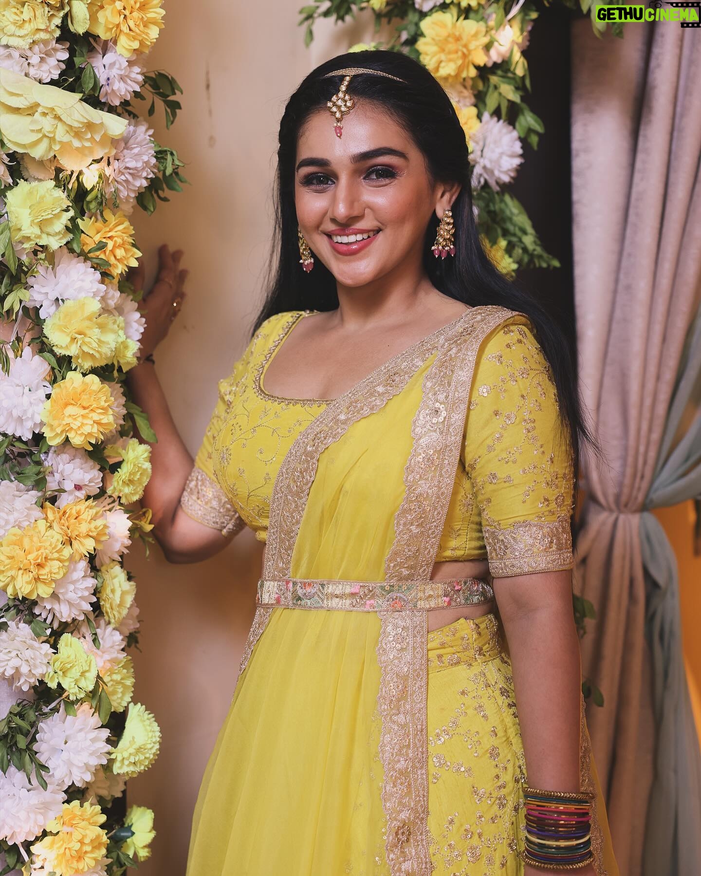 Rachana Mistry - 5.8K Likes - 💛🫰🏻
.
.
.
P.C: @shagar8473
Hair: @zulekha333
.
#dabangiimulgiiaayireaayi
#BLESSED🙏🏻🧿