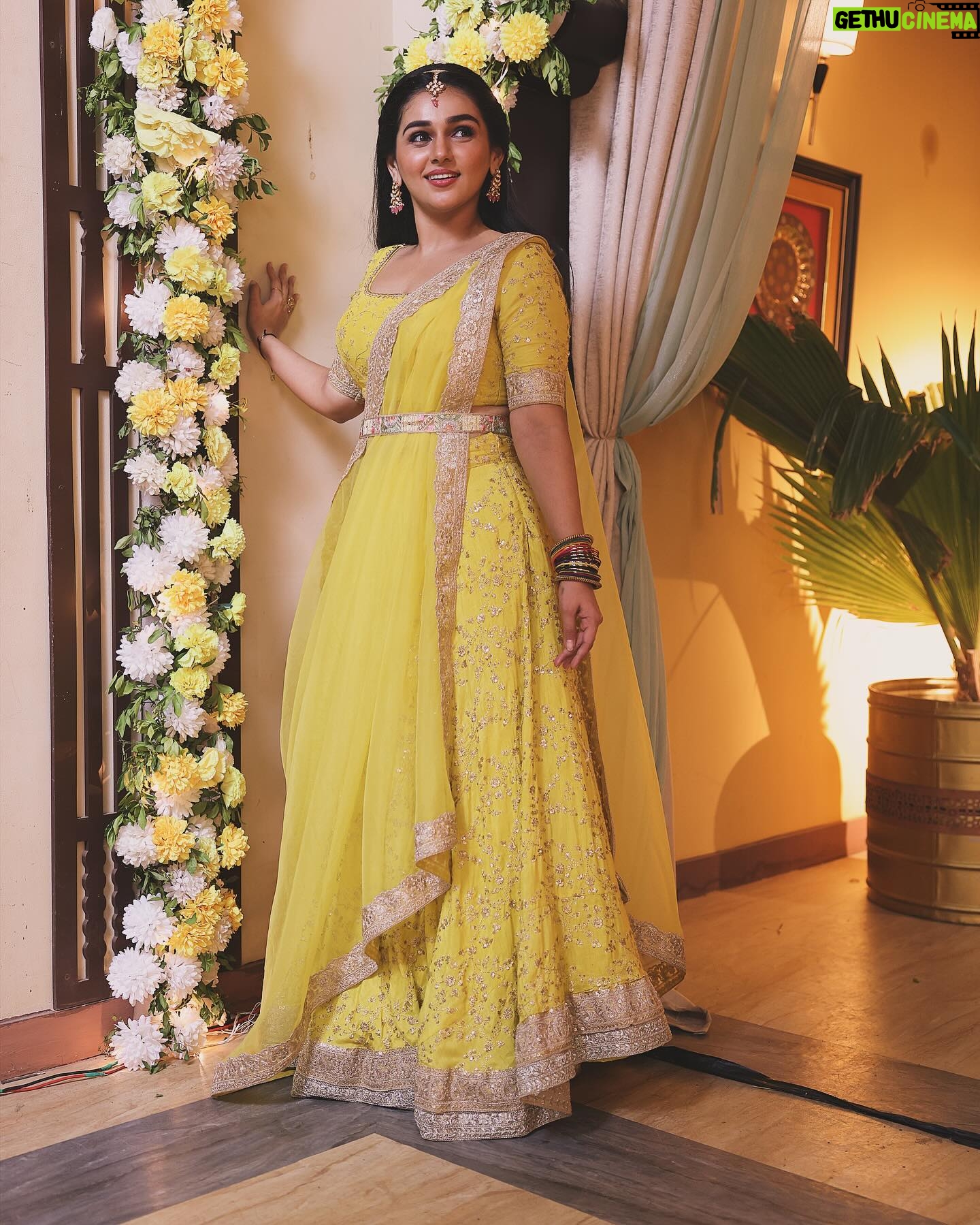 Rachana Mistry - 5.8K Likes - 💛🫰🏻
.
.
.
P.C: @shagar8473
Hair: @zulekha333
.
#dabangiimulgiiaayireaayi
#BLESSED🙏🏻🧿