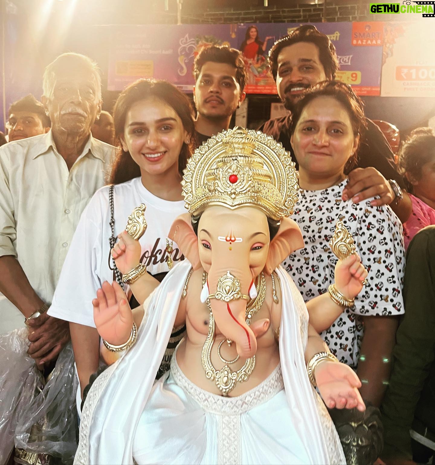 Rachana Mistry - 10.6K Likes - AAGMAN 2023🌺🧿
.
🥹🥹🥹
.
#BLESSSED🙏🏻🧿
#Ganpatibappamorya
.
P.S: @_ronak.mistry.2704 thank you for capturing my happiness Soo beautifully ❤️