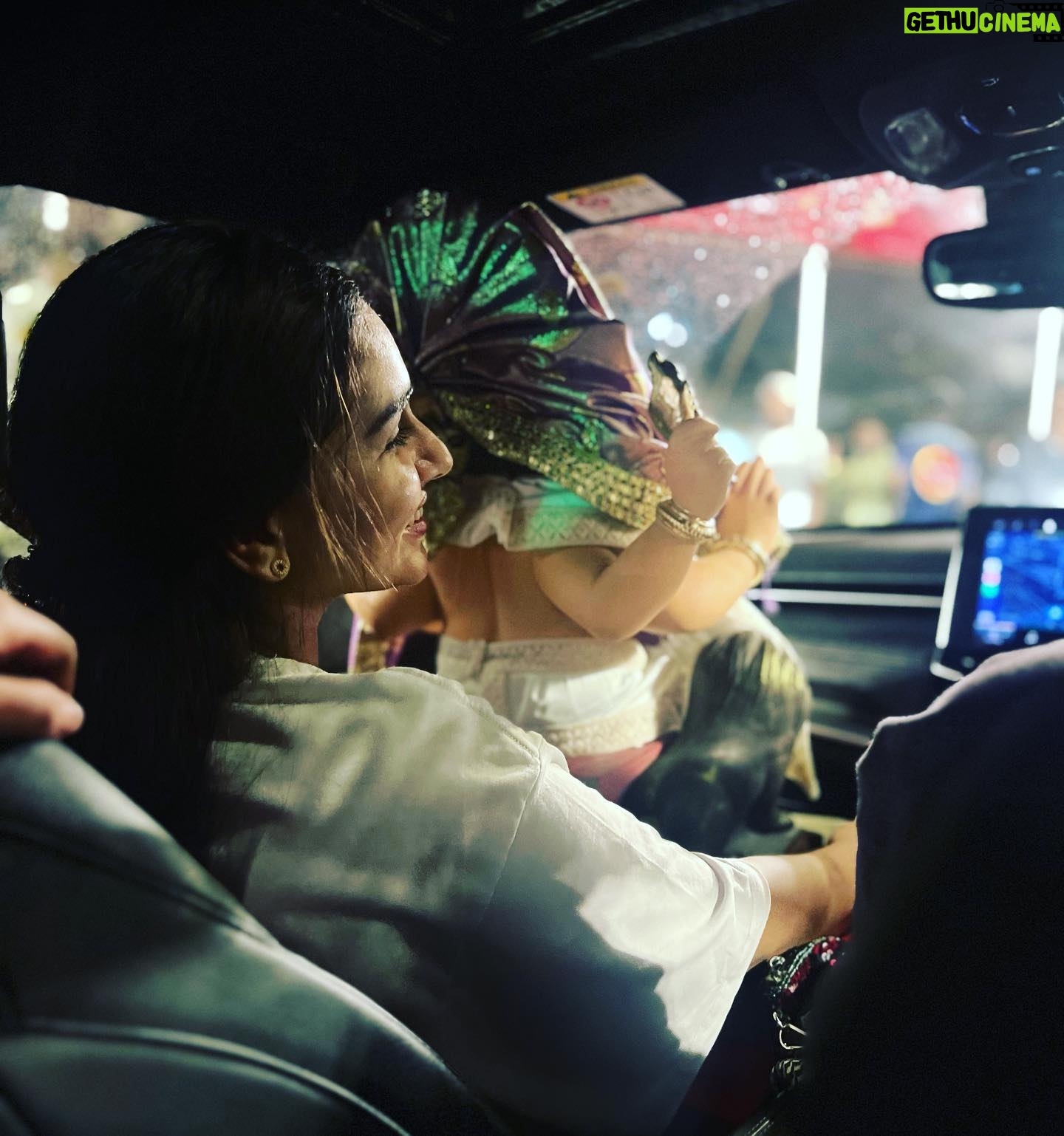 Rachana Mistry - 10.6K Likes - AAGMAN 2023🌺🧿
.
🥹🥹🥹
.
#BLESSSED🙏🏻🧿
#Ganpatibappamorya
.
P.S: @_ronak.mistry.2704 thank you for capturing my happiness Soo beautifully ❤️