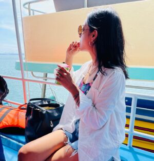 Rachanaa Parulkar Instagram - I sea you 🌊 

#sea#water#beach#beachbaby#love#tanned#joy#happiness#peace#solace#abundance#gratitude