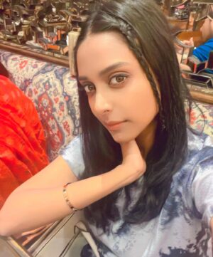 Rachanaa Parulkar Instagram - 🖤🤍 

#sunday#photooftheday#portrait#braids#style#fashion#happiness#love#joy#gratitude