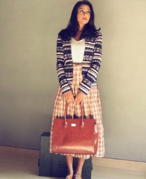 Rachanaa Parulkar Instagram - 🍁 Vintage Vibes !! 

👜 - @kleio.world 

#photooftheday#collaboration#collab#vibe#vintage#work#happiness#joy#bliss#peace#gratidão