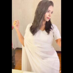 Rachanaa Parulkar Instagram - 🤍keeping it simple !
My love for saree ♾️

#saree#white#love#indian#peace#happiness#joy#gratitude
