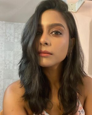 Rachanaa Parulkar Instagram - 💕 Same ; yet different 🧿

#friday#light#portrait#photography#photooftheday#instagram#ınstagood#love#happiness#abundance#joy#gratitude