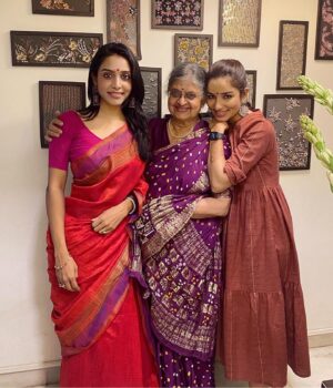 Rachanaa Parulkar Instagram - Wishing Everyone A Very
Happy Ganesh Chaturthi ❤️

#ganeshchaturthi#ganpati#indian#festive#saree#love#togetherness#happiness#joy#abundance#instagram#gratitude