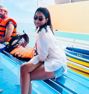 Rachanaa Parulkar Instagram - I sea you 🌊 

#sea#water#beach#beachbaby#love#tanned#joy#happiness#peace#solace#abundance#gratitude