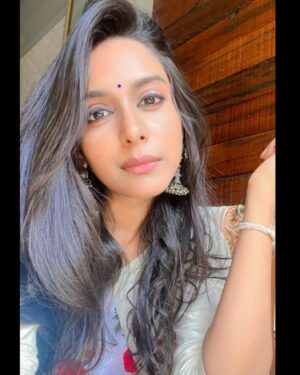 Rachanaa Parulkar Instagram - Feeling Indian Today 🌹

#sunday#indian#fashion#instagram#monsoon#white#indianfashion#traditional#happiness#boomerang#joy#gratitude