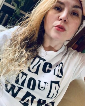 Rachel Miner Instagram - There's no limit to the good we can do 👉 bit.ly/LoWUkraine

Also today I'm wearing the less polite one, because ...well mood (I do LOVE having yet another way to help though lowfshop.com) @legacyofwarfoundation