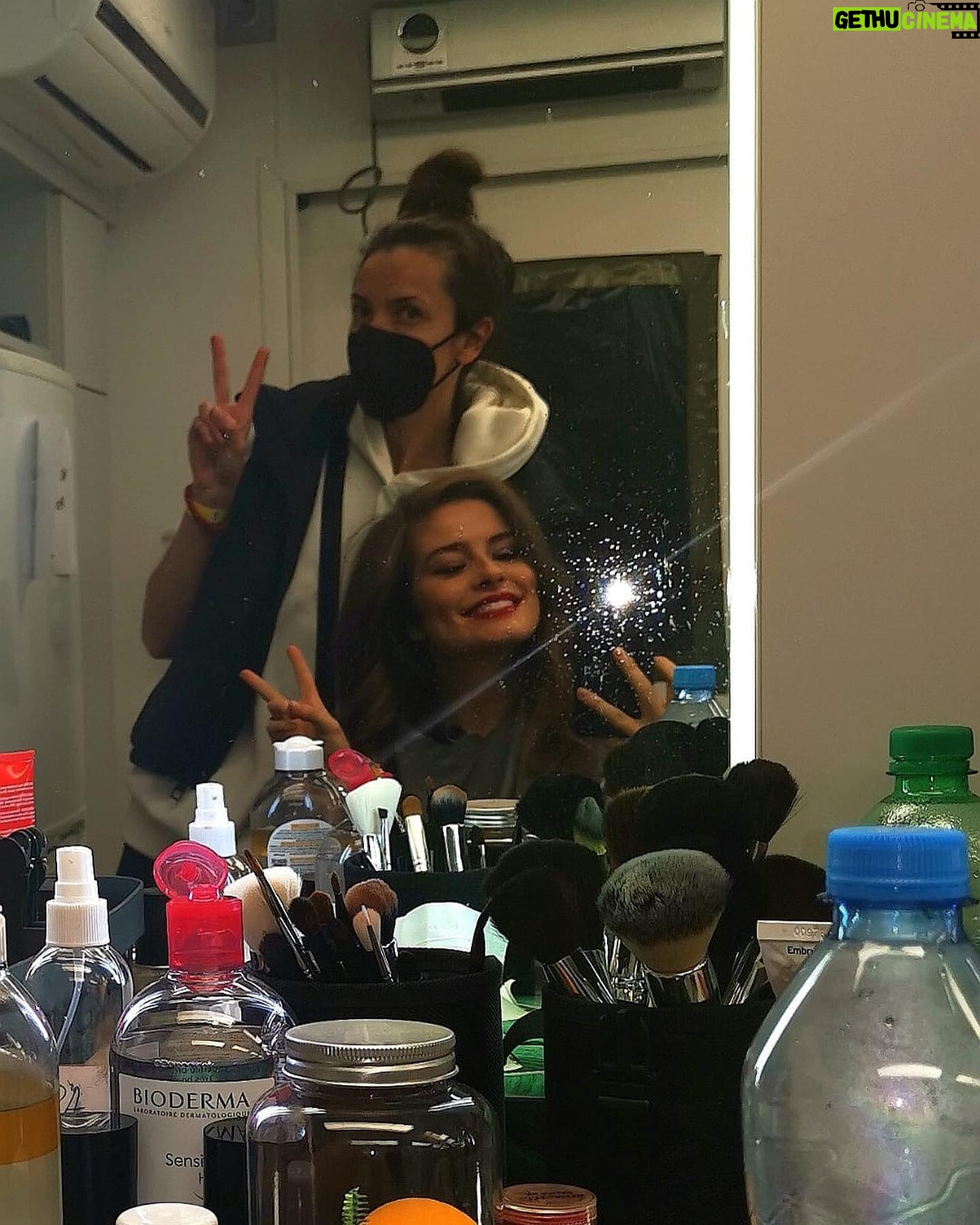 Rachel Shenton - 3.6K Likes - Where the magic really happens…. #makeuptrailer #nightshoots #shamelessselfie
