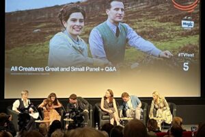 Rachel Shenton Instagram - Had a lovely time chatting all things @allcreaturesgreatandsmall @radiotimes television festival @BFI … thanks for having us! #ACGAS #yorkshirebound 🚂 🎥