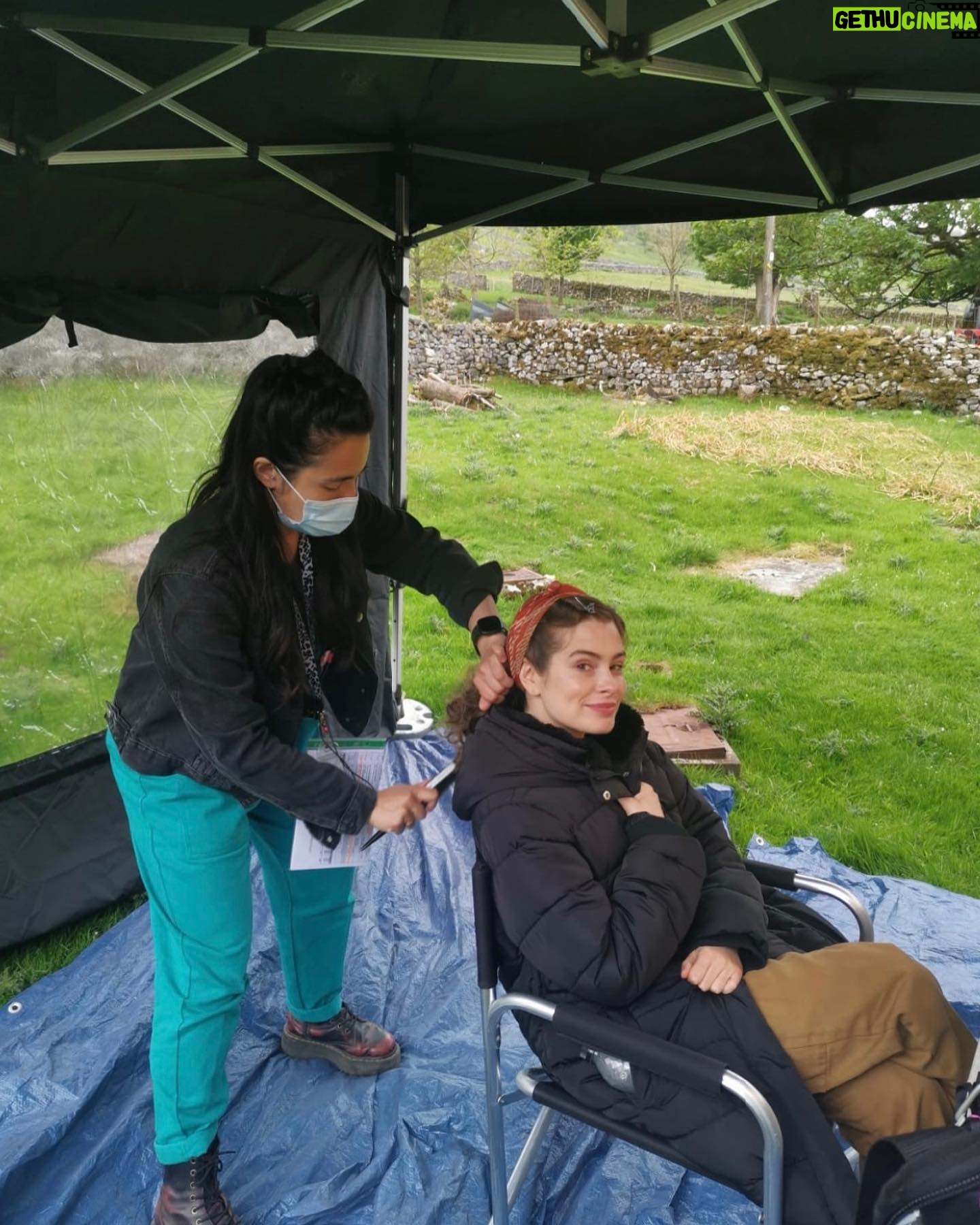 Rachel Shenton - 7.9K Likes - Behind the scenes from season 2 for ewe 😉 #ACGAS #throwback 🎬🐑🌳🌼🚜
