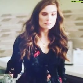Rachel Shenton - 3.2K Likes - She’s troubled…
Thank you so much for all your lovely messages… I’ve just caught up… huge shout out to the whole team especially our brilliant director @88mphentertainment and producer @jessicaeconnell
#teamwork #forhersins #emily ❤️