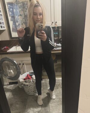Rachel Van Dyken Instagram - In case you were wondering what this week looked like. Laundry (that’s the last load), sneakers everywhere, a ponytail for the win, spring cleaning, and staying up to write mafia. 
I have to be honest. This mafia book out in June feels extremely OG, massive Nixon/Phoenix/Chase vibes. 
I’m hesitant to say it..but here we go. 
Ciao Bella kicks off as its own stand alone series…and you won’t believe the title of the series. 
I may have cried happy tears in the grocery store parking lot. 
Get ready, because this book brings all generations back to Family Dinner. 
Blood in. No out.