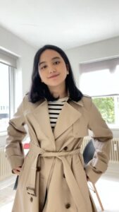 Rachel Amanda Instagram - Just a quick fit check because it’s officially Autumn hereee 🥹🍂🤎 Lip tint - @diorbeauty Addict Lip Tint 421 Natural Tea Shirt - @cosstores Coat - @uniqlo C collection