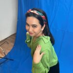 Rachel Amanda Instagram – Selamat Hari Film Nasional 🎬🖤🖤 Senang sekali aku bisa jadi siapa saja di dunia iniii ✨✨🤍🤍 Terima kasih kepada semua yang sudah mempercayakan cewek-cewek ini denganku 🙆🏻♀️