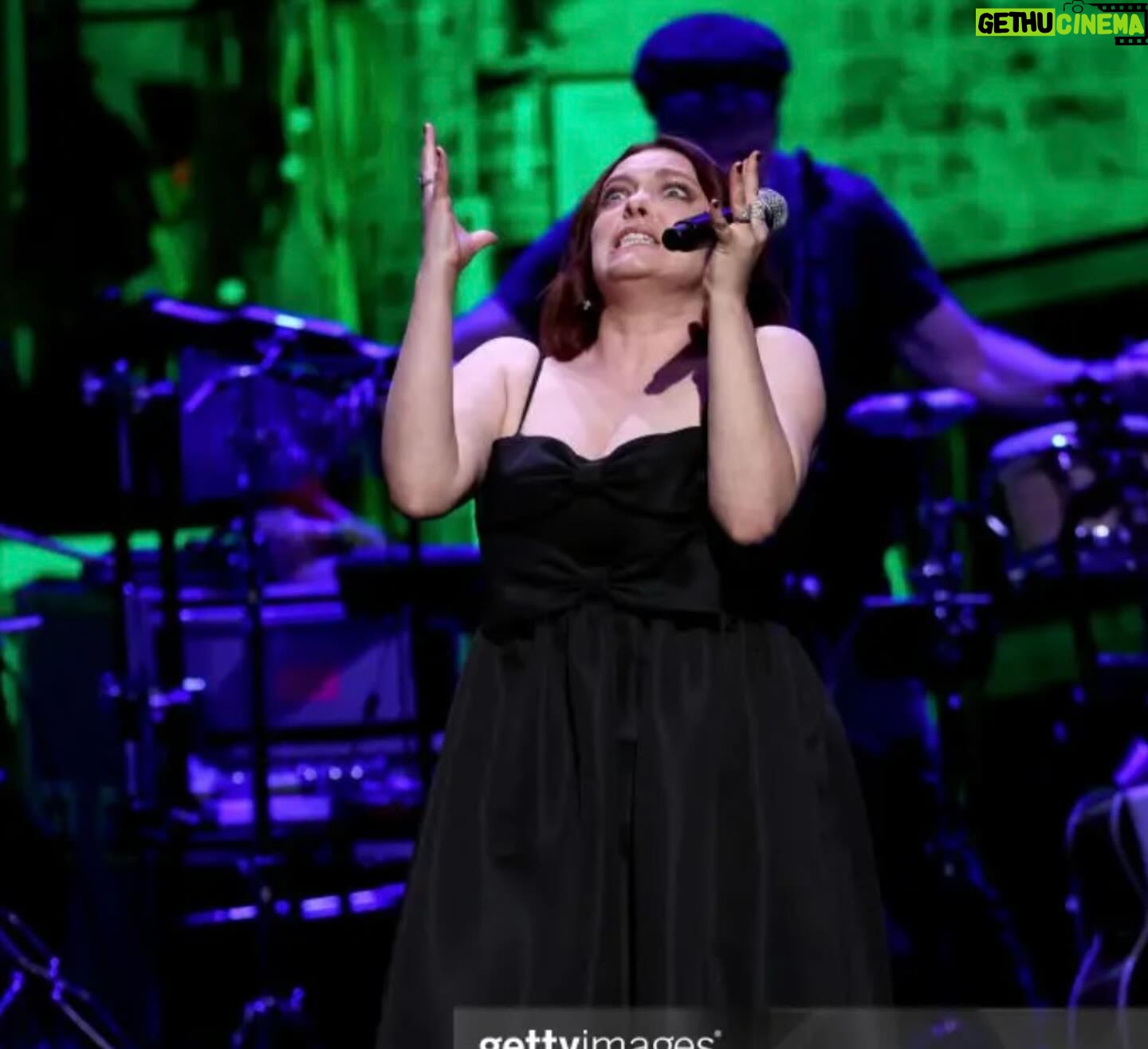 Rachel Bloom Instagram - A belated thank you to @triumphicdhq (aka Robert Smigel) for having me at #nightoftoomanystars last week! #nextforautism