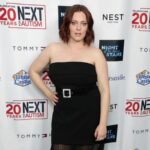 Rachel Bloom Instagram - A belated thank you to @triumphicdhq (aka Robert Smigel) for having me at #nightoftoomanystars last week! #nextforautism