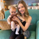 Rachel Hurd-Wood Instagram - How is it nearly December?! Can’t believe we’re already discussing when to put up our Christmas tree. 🎄 Trying to decide whether to allow Liam a chocolate advent calendar or go traditional. I know which I’d prefer 🍫 but he’s enough of a treat addict as it is. What are your thoughts? Both Stella and I are really into my beautiful new bag from @pompomlondon (gifted). It’s the perfect size for all your essentials (& a little extra!) and you can mix and match the straps 💙