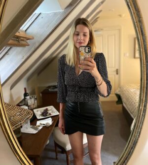 Rachel Hurd-Wood Instagram - More from Norfolk… we stayed at the fantastic @thehostearms in Burnham Market. It more than made up for a less than perfect birthday last week 😅 

The food was so good - they do a wonderful vegan cheesecake - and it was such a treat to lie in bed watching tv once the kids were asleep 🌟