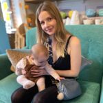 Rachel Hurd-Wood Instagram - How is it nearly December?! Can’t believe we’re already discussing when to put up our Christmas tree. 🎄 Trying to decide whether to allow Liam a chocolate advent calendar or go traditional. I know which I’d prefer 🍫 but he’s enough of a treat addict as it is. What are your thoughts? Both Stella and I are really into my beautiful new bag from @pompomlondon (gifted). It’s the perfect size for all your essentials (& a little extra!) and you can mix and match the straps 💙