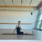 Rachel Hurd-Wood Instagram - So 🥵 that I opted for the air-conditioned gym over a park run! My favourite things about moving my body are the endorphins, mood boost and quieting of mental chatter. And the air con. What are your fave things about moving your bod (if any!?)