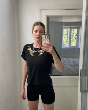 Rachel Hurd-Wood Instagram - SAHM doing chores… but make it fashion, curtesy of @rubyanddotshop 🐅 

How’s your week? X

#gifted #selfiebreak