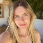 Rachel Hurd-Wood Instagram - We’ve been so lucky to fit in travel before getting entrenched in term times. First Spain, now California. I don’t know about you, but I even kind of enjoy jet lag!? It makes me feel dreamily disassociated, and I like being up in the quiet before dawn. I wanted to share some of my fave products that I’ve been using on my travels - from @lavera_uk. (Products gifted). They use all natural ingredients and give my complexion the boost it needs :)