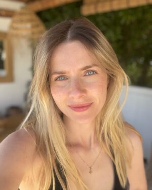 Rachel Hurd-Wood Instagram - We’ve been so lucky to fit in travel before getting entrenched in term times. First Spain, now California. I don’t know about you, but I even kind of enjoy jet lag!? It makes me feel dreamily disassociated, and I like being up in the quiet before dawn. 

I wanted to share some of my fave products that I’ve been using on my travels - from @lavera_uk. (Products gifted). They use all natural ingredients and give my complexion the boost it needs :)