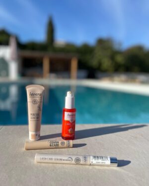 Rachel Hurd-Wood Instagram - We’ve been so lucky to fit in travel before getting entrenched in term times. First Spain, now California. I don’t know about you, but I even kind of enjoy jet lag!? It makes me feel dreamily disassociated, and I like being up in the quiet before dawn. 

I wanted to share some of my fave products that I’ve been using on my travels - from @lavera_uk. (Products gifted). They use all natural ingredients and give my complexion the boost it needs :)
