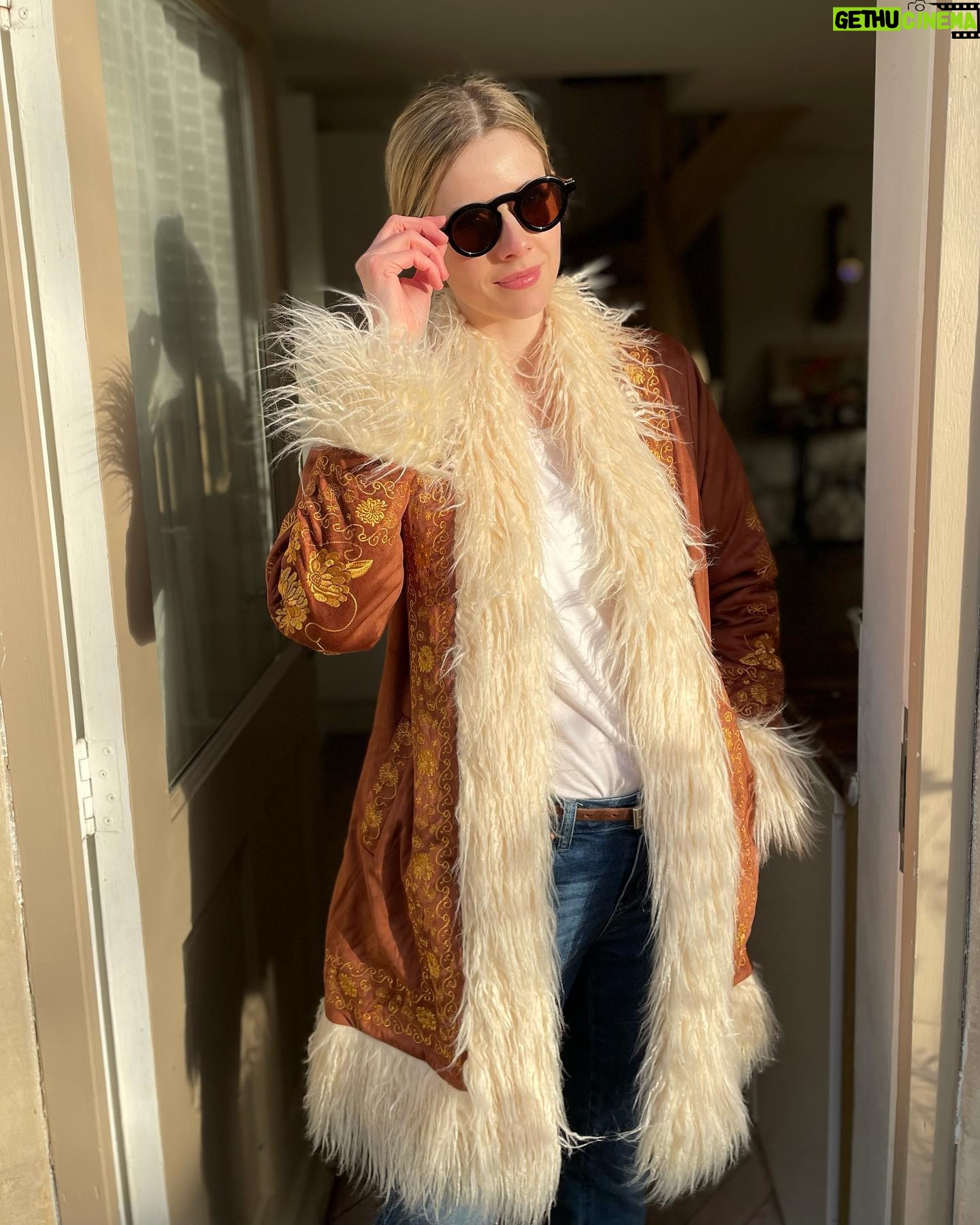 Rachel Hurd-Wood Instagram - Do you ever wish you’d been born in another time? Each decade carries such nostalgia even if the realities weren’t perfect. Let me know which decade you’d jump to in a time machine? Guess which mine would be 😉 My fab coat is by @thehippieshake 💫 #70sfashion #gifted