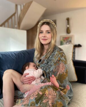 Rachel Hurd-Wood Instagram - Dreamy moments at home with my little girl. 

I’m sooo excited because we’ve just booked a holiday to California! 🇺🇸

It’s been ages since I’ve left the country (aside from a few days in Scotland last summer) and I can’t wait for some heat and a change of scene. ☀️

The last time I was in the US, I was pregnant with Liam - it’s funny to be travelling back there with my two children! 

If anyone has travel tips re. little ones, please do share! ✈️ 

Silky Kimono and headband by the wonderful @powder_uk 

#travel #holiday #gifted