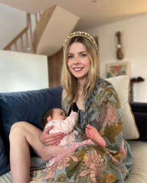 Rachel Hurd-Wood Instagram - Dreamy moments at home with my little girl. 

I’m sooo excited because we’ve just booked a holiday to California! 🇺🇸

It’s been ages since I’ve left the country (aside from a few days in Scotland last summer) and I can’t wait for some heat and a change of scene. ☀️

The last time I was in the US, I was pregnant with Liam - it’s funny to be travelling back there with my two children! 

If anyone has travel tips re. little ones, please do share! ✈️ 

Silky Kimono and headband by the wonderful @powder_uk 

#travel #holiday #gifted