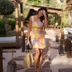 Rachel Legrain-Trapani Instagram – 3 looks qui sentent bon le 🌞 ( à défaut de l’avoir 😅😂)
Vous préférez lequel, 1, 2 ou 3? 👇🏼 
1. Robe courte colorée @soiparis , mules @jonak 
2. Robe longue manche asymétrique @maison123_paris , cabas @massimodutti 
3. Robe longue avec les manches bouffantes @sundress_official 
Produits offerts