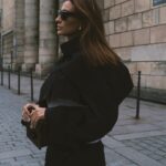 Rachel Legrain-Trapani Instagram - Ce look que vous avez adoré & un nouveau petit pote sur la quatrième photo 🖤 venez me dire en commentaire votre photo préférée #paris
