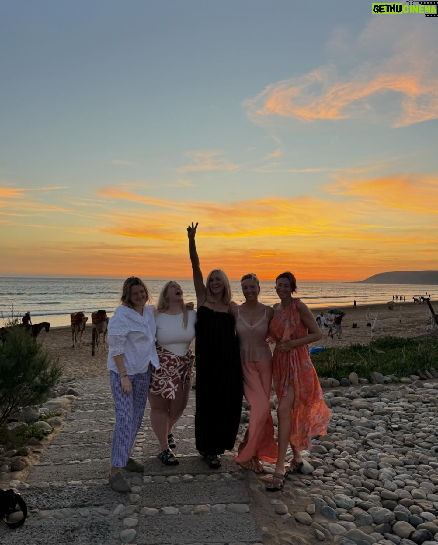 Rachel Legrain-Trapani Instagram - Welcome to @paradisplage 🌞🌊| invitation | Quelques jours au soleil près de Taghazout entre filles pour l’EVJF de ma copine @rachelstyliste 💕 Vous connaissez cette destination ?