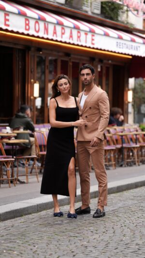 Rachel Legrain-Trapani Instagram - Comment s est passé votre week end? 
Pour nous, c’était en amoureux 🥰 ça faisait longtemps qu’on ne s’était pas retrouvés que tous les 2 à la maison 😅
#réel #couple #love