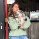 Rachel Matthews Instagram - Happy 1st Birthday Stella!You’re my everything (shits n all) Love you so much baby girl 🐶🥓🎂🍺