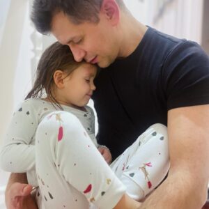 Rachel Riley Instagram - It’s now been 4 years since @pashakovalev and I became parents… and so we are firmly in the Elsa/Frozen zone with this little girl! Just breathing a sigh of relief now all the birthday celebrations are officially done, and it’s time to get ready for Christmas 🙈

Massive thanks to the brilliant Elsa (@leanneburkinshaw12 @poptopeventsuk) and amazing face painter @nirjarahoney for Mave’s little party.

We took her to see @frozenlondon at the theatre in Covent Garden yesterday and wow, what a production, just incredible 😍

These last 4 years have flown but we’re enjoying the ride so much.

(Also thanks to @babymoriofficial for her Xmas PJs gift from them amongst these pics)

#4thbirthday #elsa #frozen
