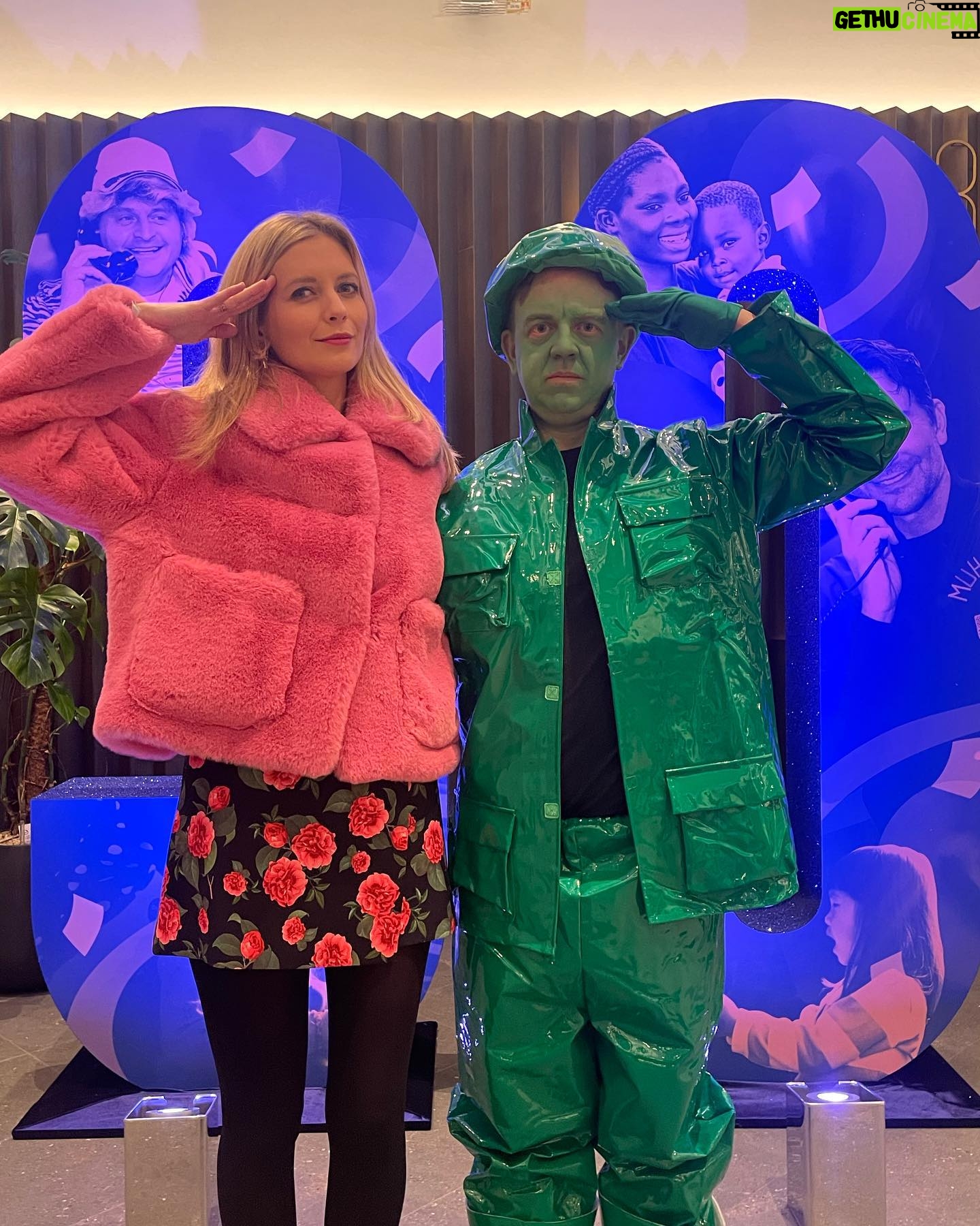 Rachel Riley Instagram - Big thanks to everyone at @icapcharityday for picking @alzheimersresearchuk as one of the charities benefitting from your day of fancy dress madness fundraising today! Apologies to these brilliant servicemen who I thought had just gone and got really good costumes and so asked to borrow the sword and helmet for a pic šš¤£ now I look back at Spencer, the Toy Story soldier taking me round last year, the quality of their look is rather different⦠Thanks for looking after me this year Peaky Blinder Dom, and to the many traders who let me āhelpā on their desks/phones to raise money. ARUK are hoping to find a cure for dementia in our lifetimes and Iām so pleased they were chosen again to be supported by ICAP today. #charity #ICAP #alzheimersresearchuk #aruk #fancydress