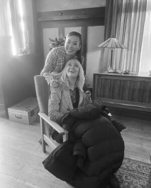 Rachel Skarsten Instagram - In honor of tonight’s mid-season finale (and because I’m fairly certain none of these are spoilers, but my track record is horrendous so who knows) here are my favorite behind the scenes snaps from our season 3 thus far ❤️🤡