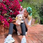 Rachel Skarsten Instagram - Making sure everyone has their sun hats on ☀️☀️