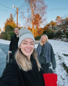 Rachel Skarsten Instagram - Wishing you all a MERRY CHRISTMAS/GOD JUL from my family to yours ❤️