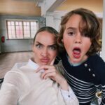 Rachel Skarsten Instagram - Since I admittedly did @littlespoonman a little dirty in the last photo 🤭 I thought I’d not only remind you how dashing he really is, (along with the rest of my darling cast) BUT also that tonight is the night, ‘The Royal Nanny’ premiers on @hallmarkchannel at 8/7c ❤️🎄
