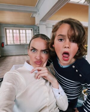 Rachel Skarsten Instagram - Since I admittedly did @littlespoonman a little dirty in the last photo 🤭 I thought I’d not only remind you how dashing he really is, (along with the rest of my darling cast) BUT also that tonight is the night, ‘The Royal Nanny’ premiers on @hallmarkchannel at 8/7c ❤️🎄