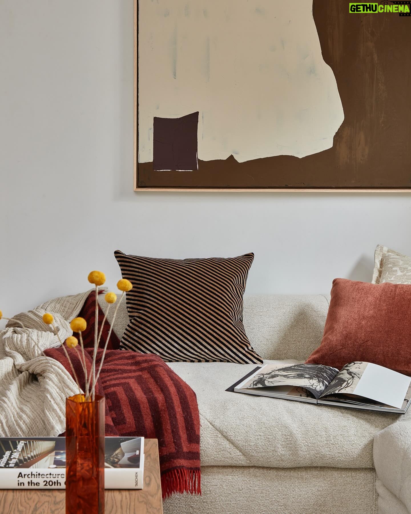 Rachel Stevens Instagram - As you know I love interiors so wanted to do a little reveal of my new living room which I’m obsessed with! I’m currently renting, whilst I look for my next house and wanted to put a bit of effort in to make it feel like home, but not spend a fortune at the same time I needed help to bring my vision to life! I found the brilliant @finch_interior_design on insta through the lovely @pollyvsayer and messaged her to see if she’d be up for styling my home. Nicola brought so much design expertise🙌🏻 I made it extra hard for her as she had to work with an existing huge sofa and wasn’t allowed to touch the walls or floor… Have a flick through to see what she’s come up with One of my favourite pieces is the large coffee table, which Nicola designed for me..as I do love a coffee table book! I could not be happier. I hope you love it too and it inspires those of you renting that you can do a lot even with a rental to make it feel like home🫶🏻